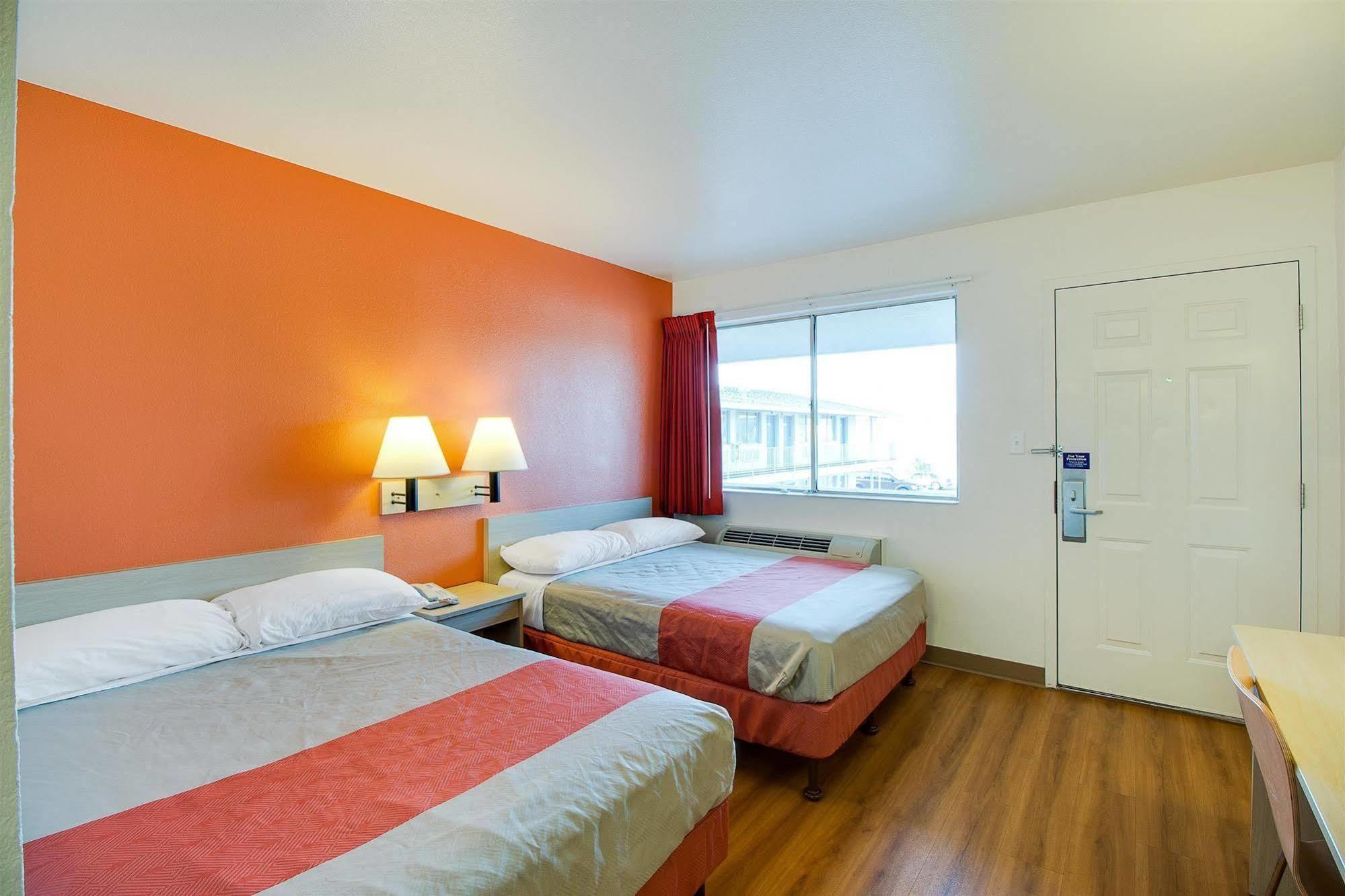 Motel 6-Phoenix, AZ - East Buitenkant foto