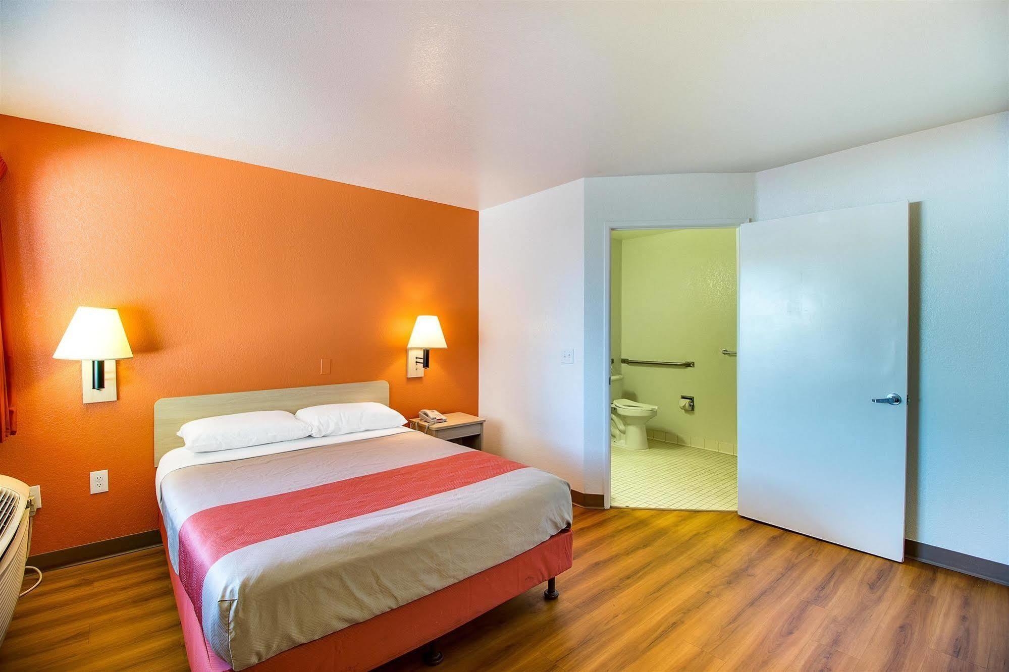 Motel 6-Phoenix, AZ - East Buitenkant foto